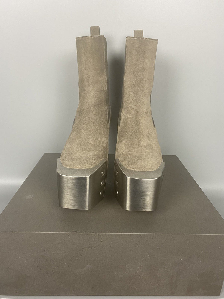 Dust Suede Bevel Kiss Boots – SHOPTHROAT.COM