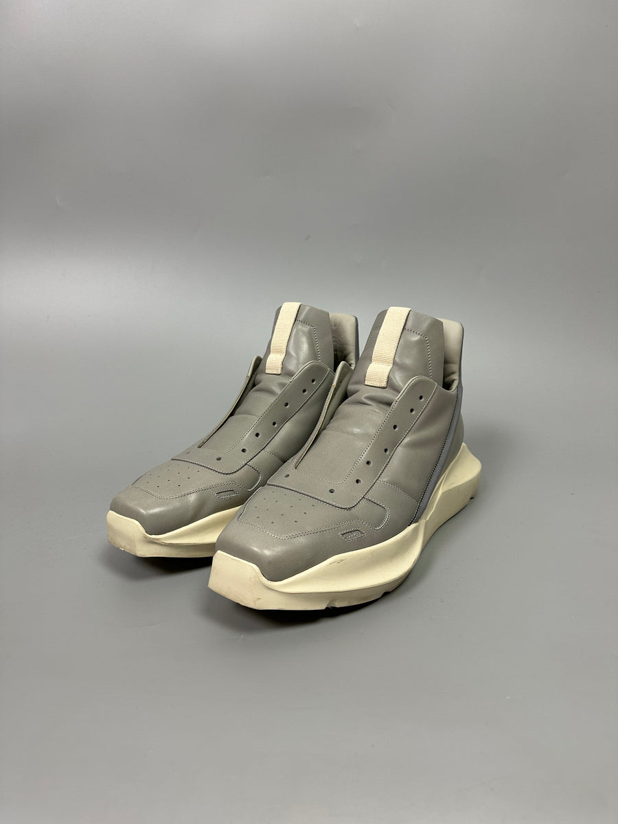 FW22 'STROBE' Dust/Reflex Geth Runner – SHOPTHROAT.COM