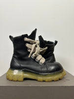 FW22 ‘STROBE’ Jumbo Lace Bozo Boots
