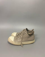 Dust Low Ramones