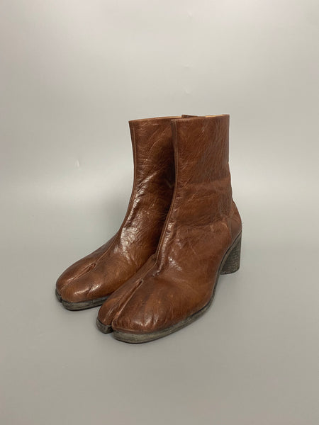 Heeled Tabi Boot