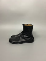 Zip Closure Tabi Leather Socks