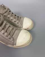 Dust Low Ramones